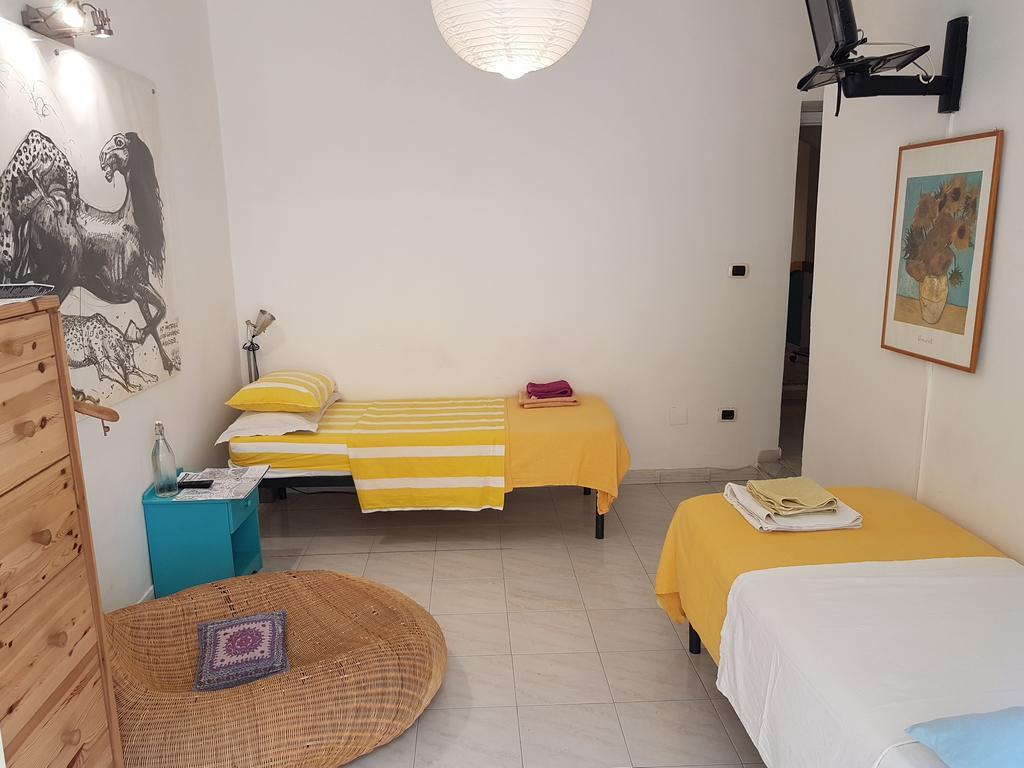 Buonanotte & Buongiorno Guesthouse Napoli Bagian luar foto