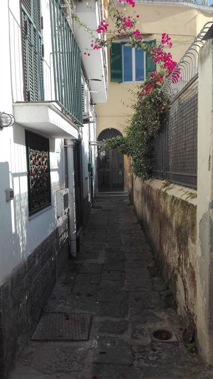 Buonanotte & Buongiorno Guesthouse Napoli Bagian luar foto